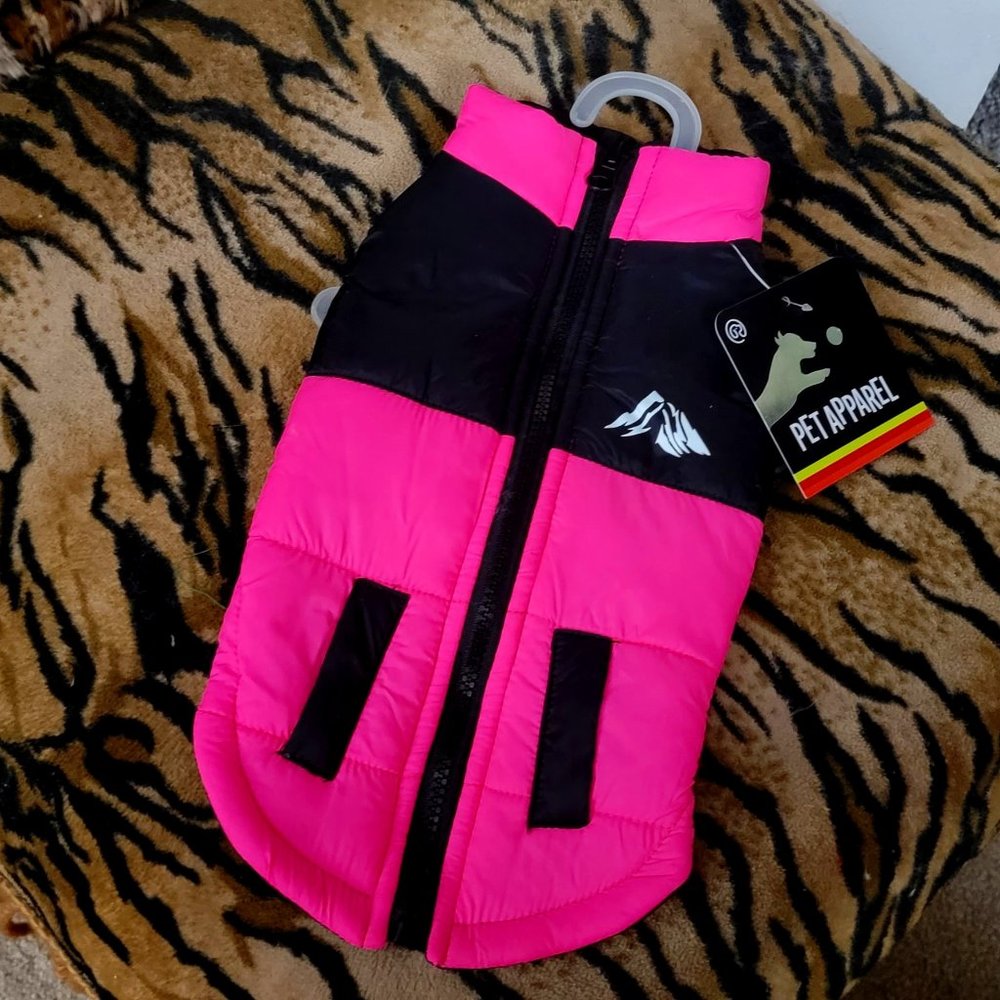 Pet Puffer Jacket Coat w/ Zipper Hot Pink   med.. New w/ Tag!